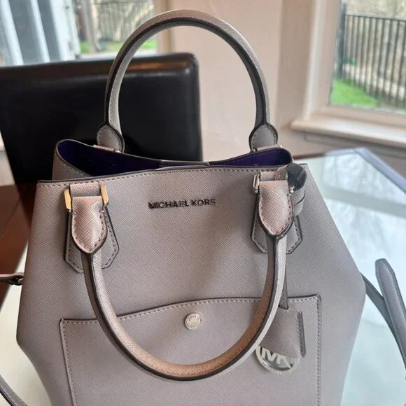 Michael Kors Greenwich Saffiano Leather Bucket Bag Grey/Purple, Arm & Crossbody - Picture 3 of 15